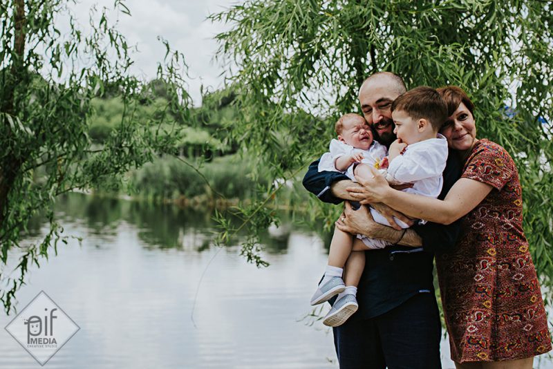 pavel ziua botezului si fotografii de familie in parcul comana